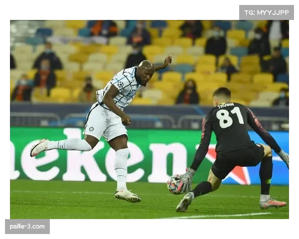 荷甲球队定位球二次进攻成得分利器 弧顶区域控制成胜负手